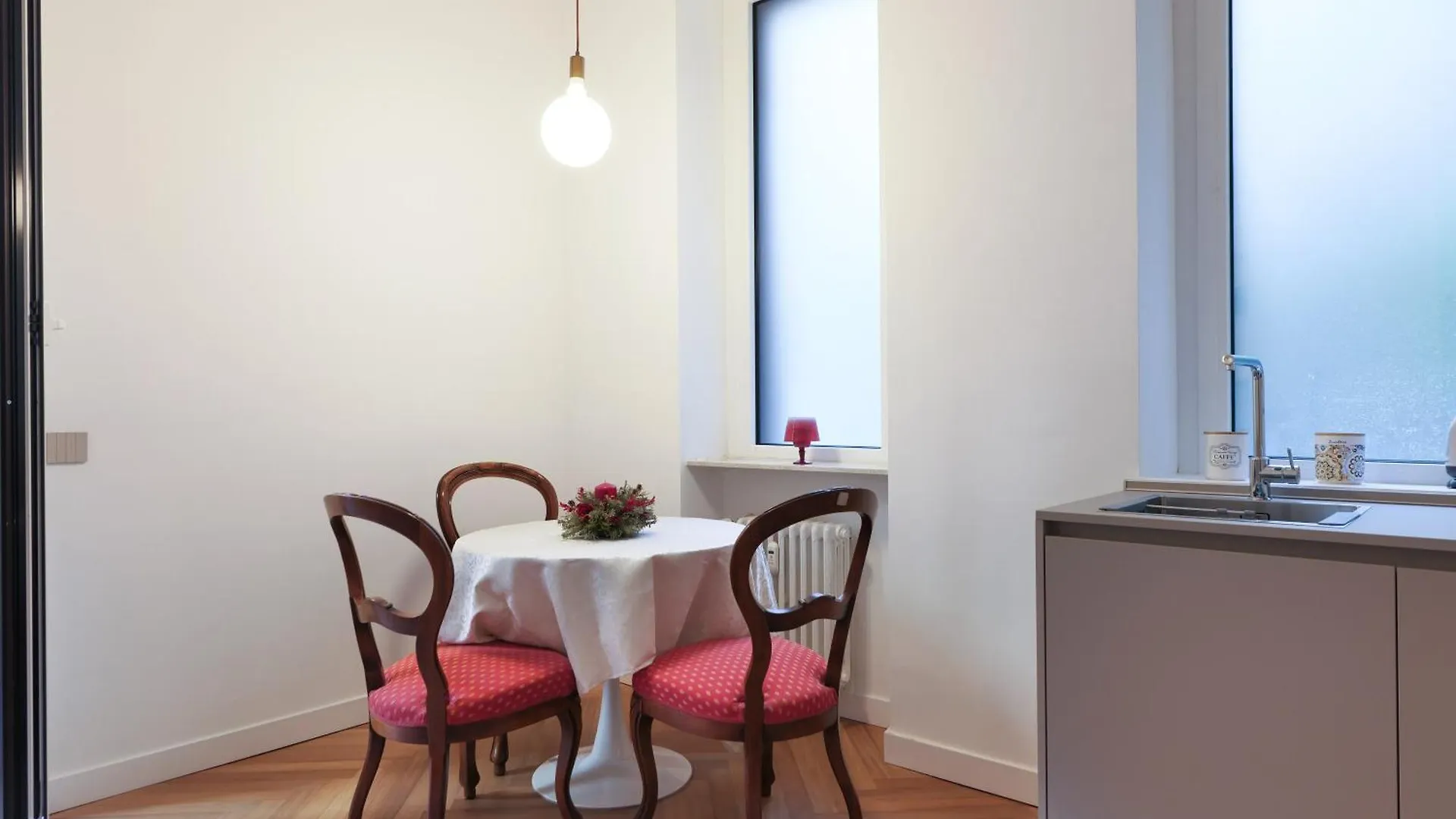 Elegant Suite In Repubblica Brera Milan Apartment
